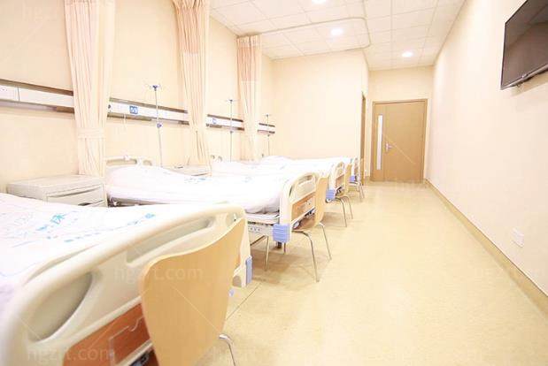 上海虹桥医院拇外翻手术矫正价格 上海虹桥医院拇外翻手术矫正价格