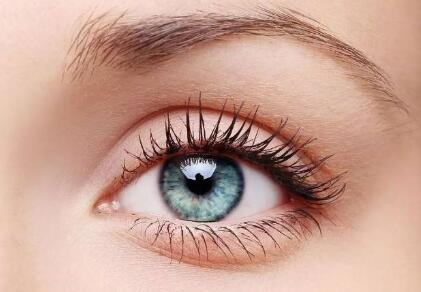 割双眼皮的女生多吗